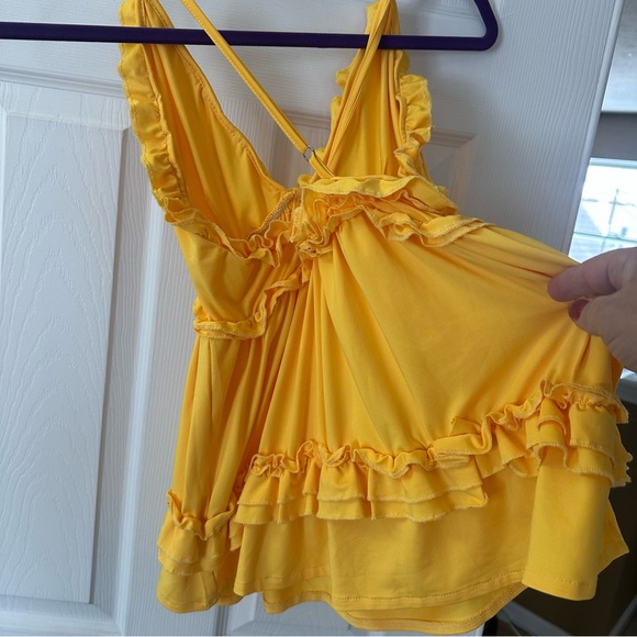 ❤️Yellow Ruffled Top size M/L - Picture 7 of 9